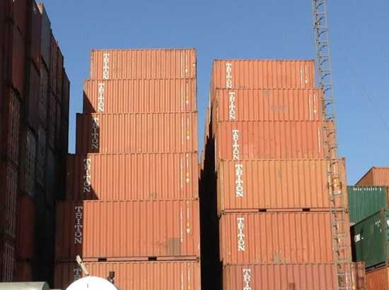 FAIRLY USED SHIPPING CONTAINERS